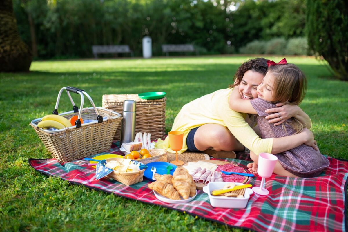 Πώς να επιλέξετε θρεπτικά snacks για το παιδί σας