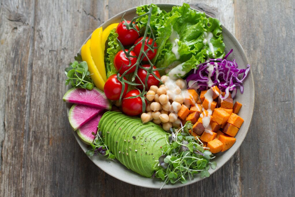 Πώς η vegan διατροφή βοηθά στη διατήρηση της υγείας της καρδιάς
