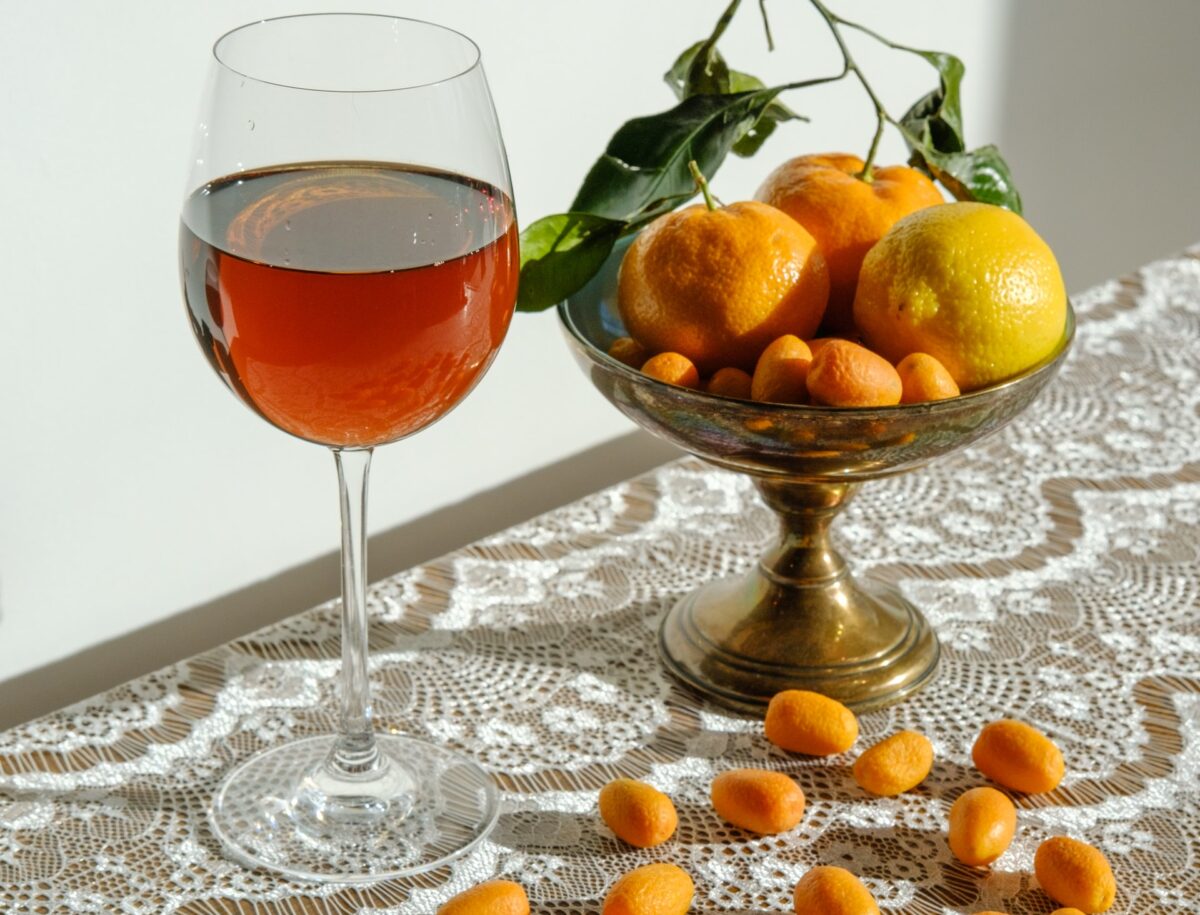 Πορτοκαλί κρασιά: Ανακαλύψτε την πρόσφατη τάση στην οινοποιία