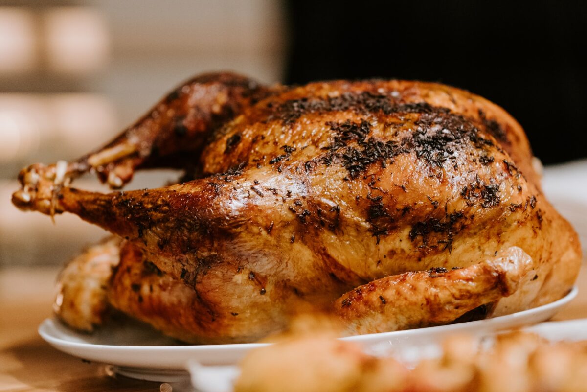 Λιγότερο κόκκινο κρέας, περισσότερο κοτόπουλο: Πώς άλλαξε η διατροφή των Ελλήνων