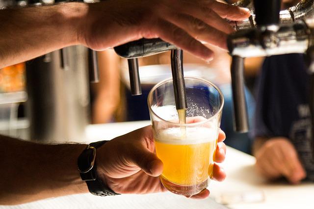 Indie Brew Fest: Δροσερές μπύρες και street food στη Δημοτική Αγορά της Κυψέλης