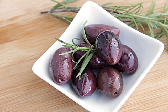Κινδυνεύουν οι εξαγωγές της ελιάς “Καλαμών” – Τέλος η επωνυμία “Kalamata olives”