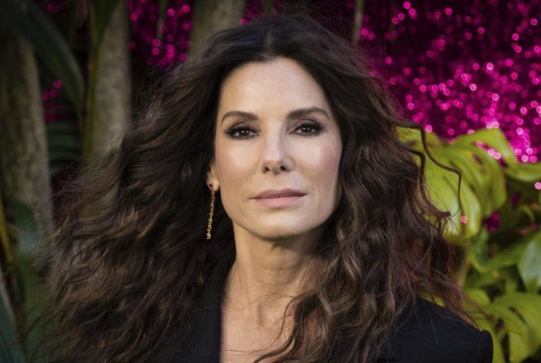 Η Σάντρα Μπούλοκ σε ταβέρνα στην Επίδαυρο – Τα παραδοσιακά φαγητά που δοκίμασε