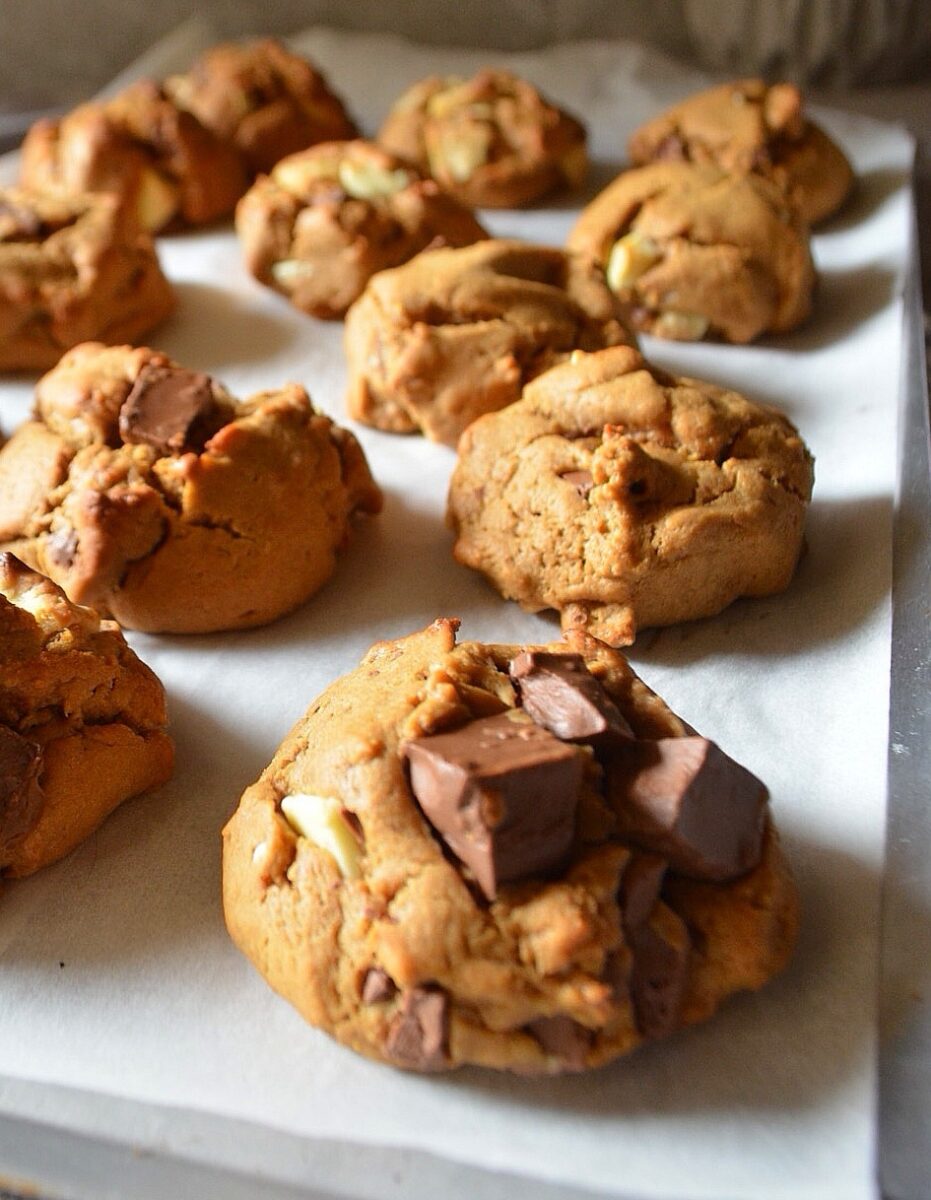 Φανταστική συνταγή για cookies με κομματάκια σοκολάτας από την food blogger Nikis food