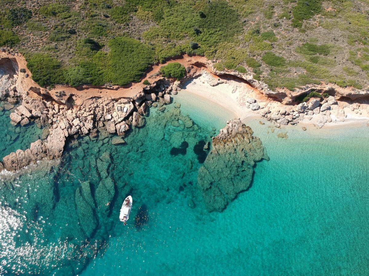 Το ελληνικό νησί που βραβεύτηκε ως ο κορυφαίος προορισμός για καταδύσεις