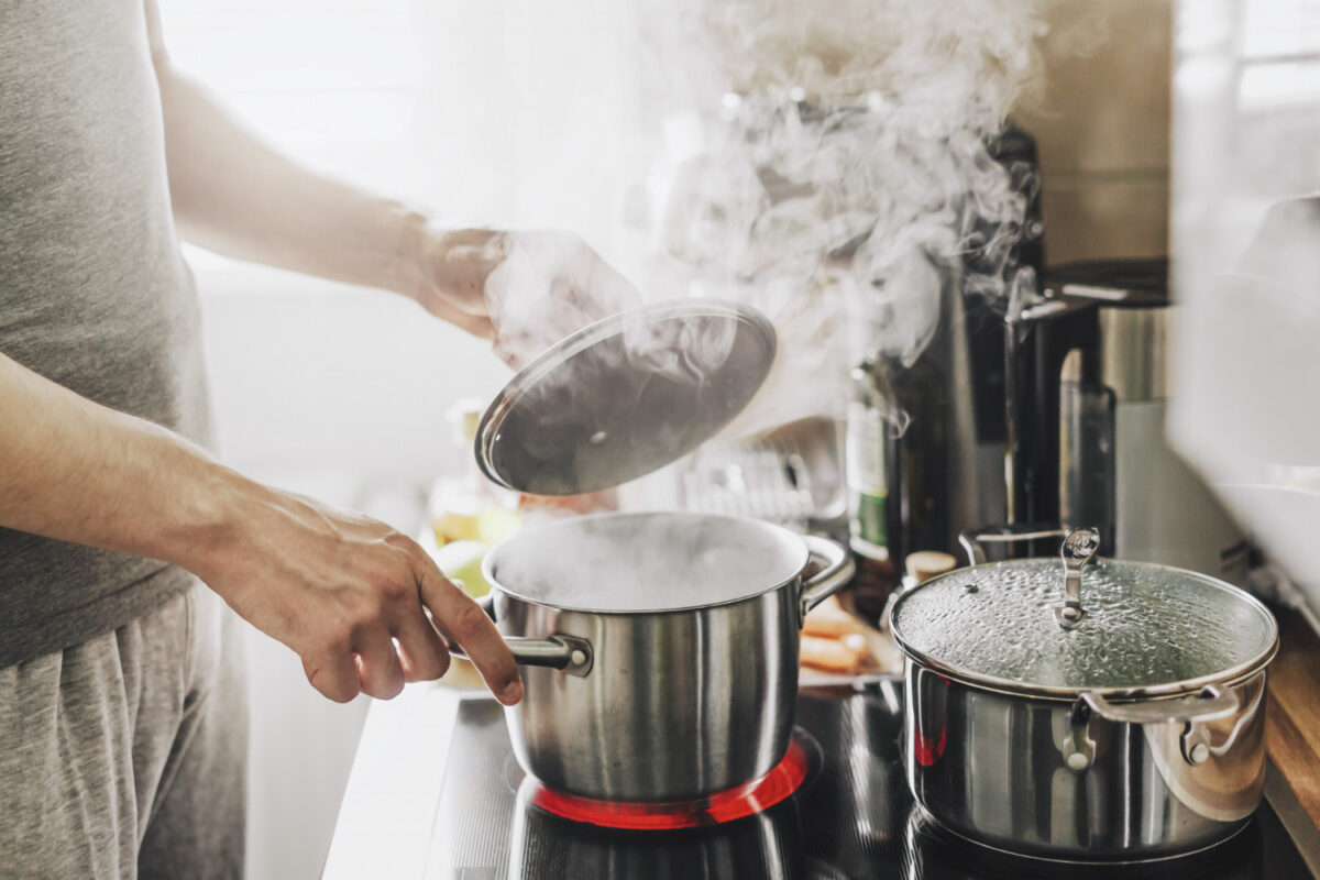Εξοικονόμηση ενέργειας: Συμβουλές για την κουζίνα που θα σου γλιτώσουν έως και 700 ευρώ το χρόνο