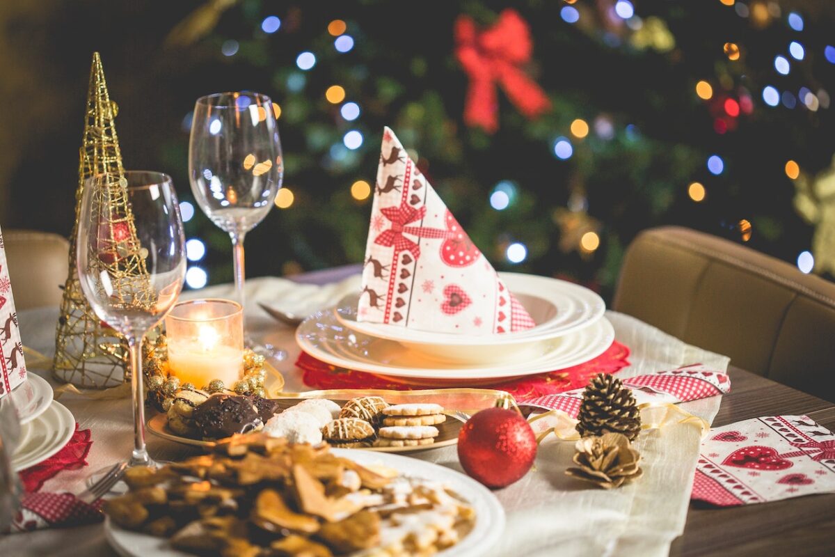 Χριστουγεννιάτικο τραπέζι: Τι θα φάνε φέτος οι Έλληνες – Ανησυχία για το κόστος