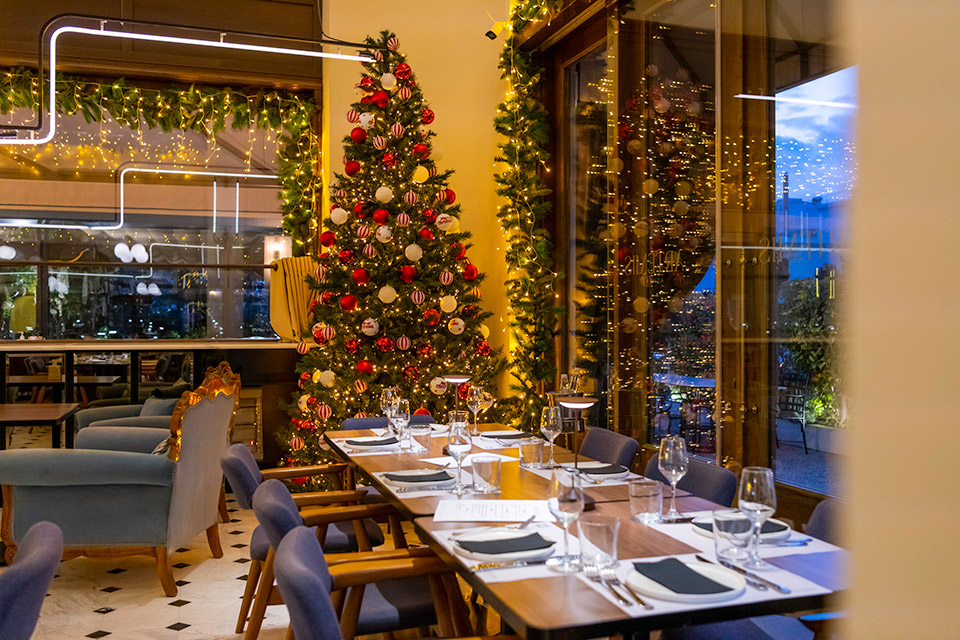 Το ιστορικό Artemis Athens Bistrot ανανεώθηκε και προσφέρει μια ολοκληρωμένη γαστρονομική εμπειρία