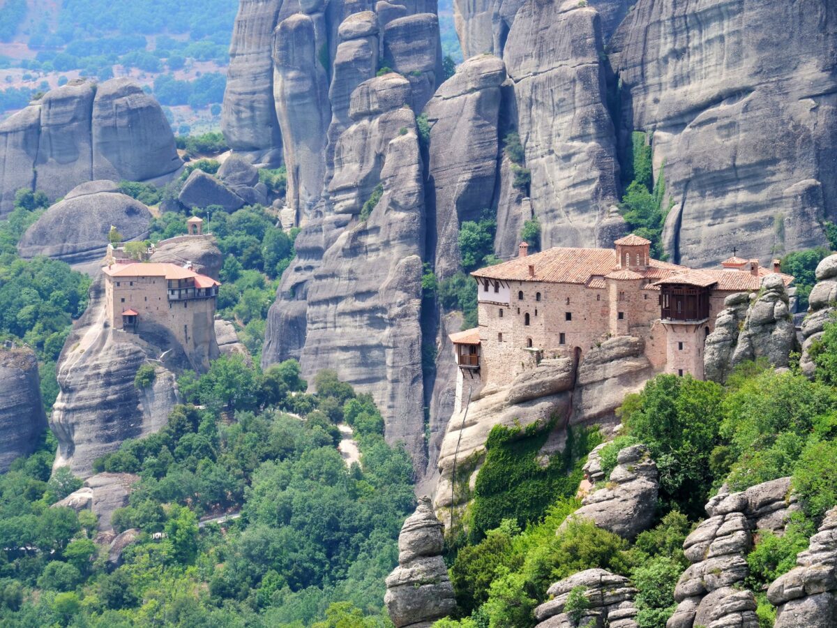 Le Monde: Τα Μετέωρα στους 20 κορυφαίους προορισμούς παγκοσμίως για το 2023