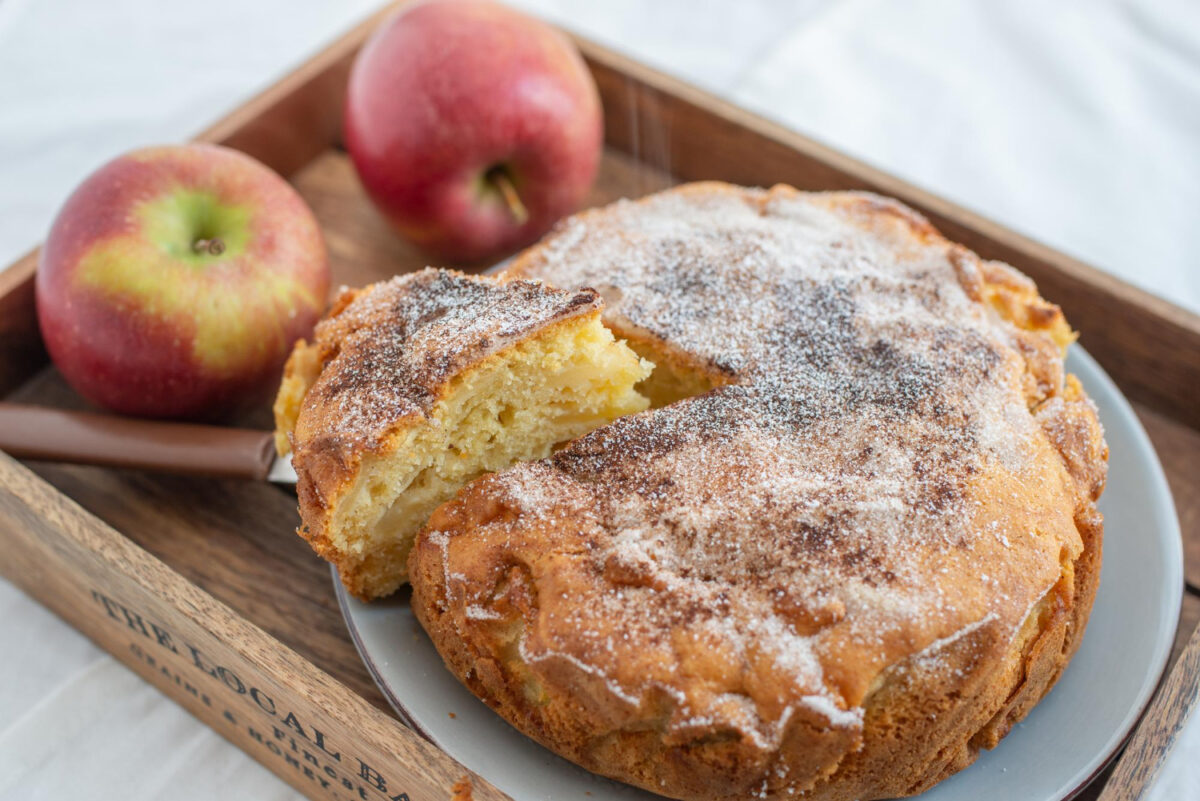 Σπιτικό apple bread από την food blogger Σεμίνα Αλμπαντοπούλου