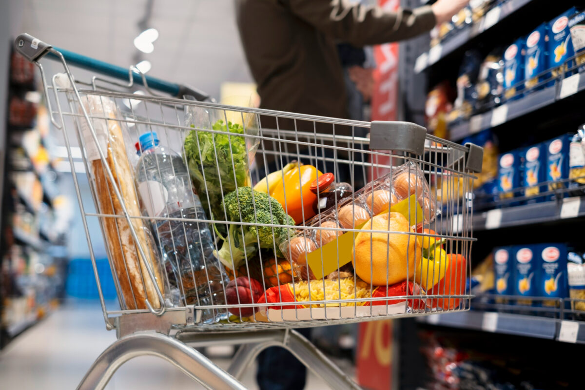 Σούπερ μάρκετ: Με ποια κριτήρια αγοράζουν τρόφιμα οι καταναλωτές