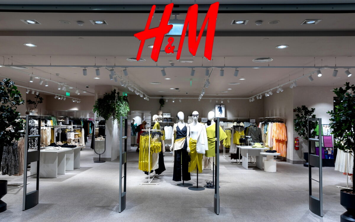 H&M: Ανανεωμένο  κατάστημα στο Mediterranean Cosmos