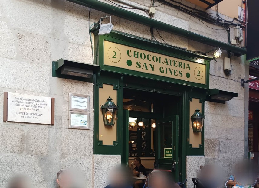 Δοκιμάσαμε τα πιο διάσημα churros στη Chocolatería San Ginés της Μαδρίτης