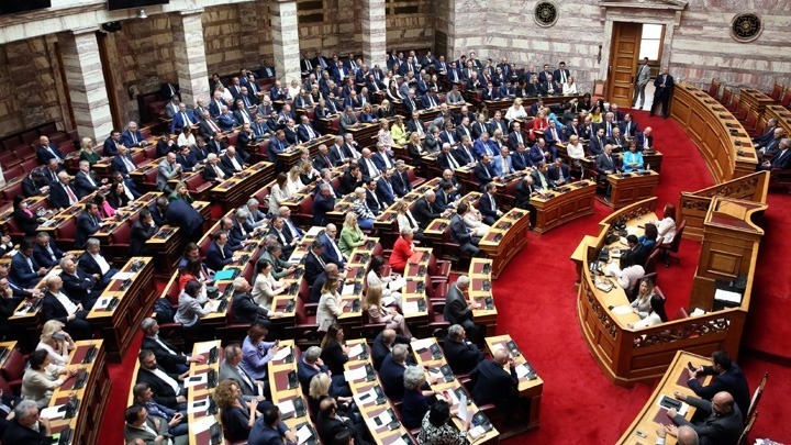 Παρουσιάζεται στη Βουλή το οικονομικό νομοσχέδιο – Τι θα περιλαμβάνει