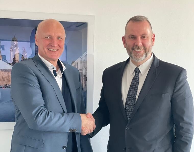 Η Sunlight Group αποκτά το 100% της Triathlon Holding