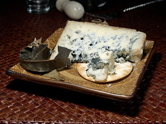 Το πιο ακριβό τυρί στον κόσμο πουλήθηκε 30.000 ευρώ