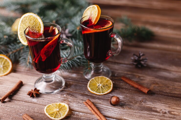 Glühwein: Το απόλυτο ποτό των γιορτών – Ζεστό αρωματικό κρασί, έτοιμο σε 5 λεπτά