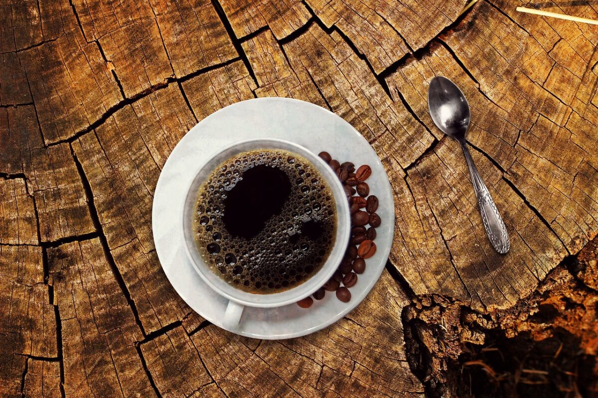 Μέχρι πόσα φλιτζάνια καφέ μπορούμε να πίνουμε την ημέρα – Ειδικός απαντά