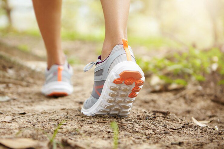 Έρευνα: Πόσο πρέπει να περπατάμε εάν θέλουμε να χάσουμε κιλά