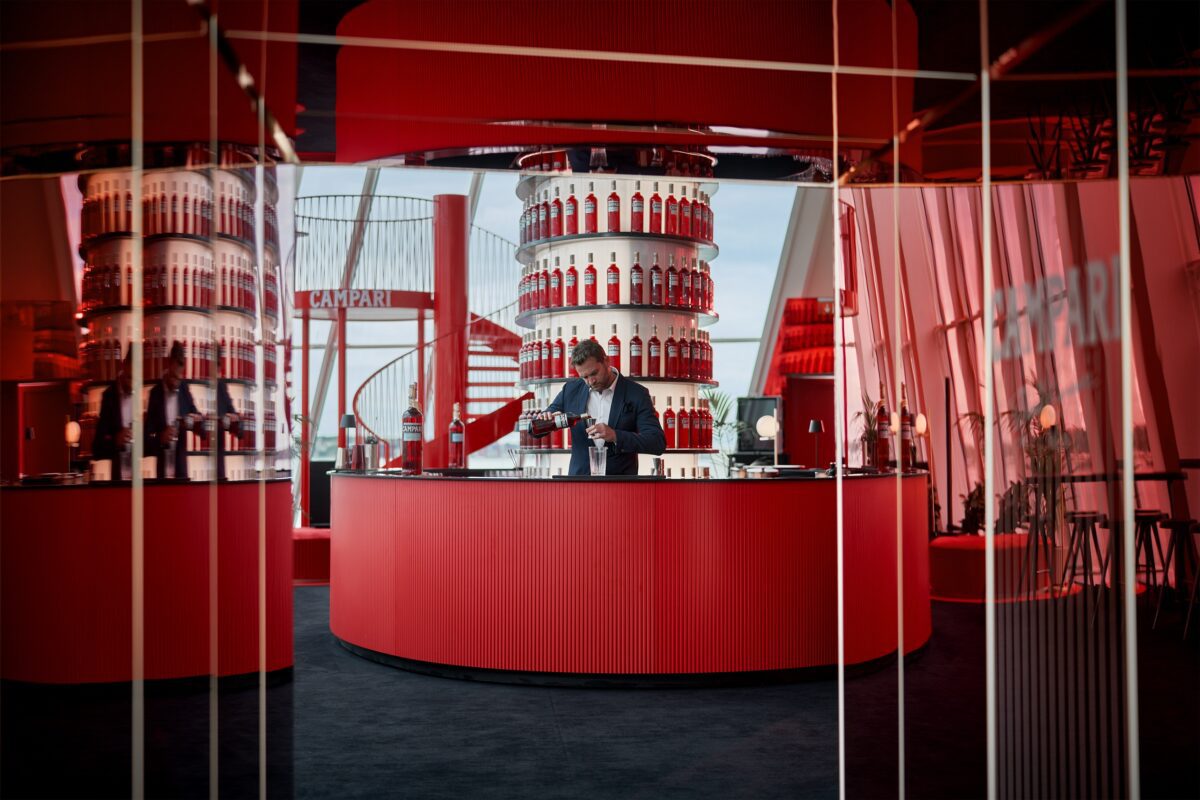 Το Campari επιστρέφει στις Κάννες με το “Campari Discover Red”