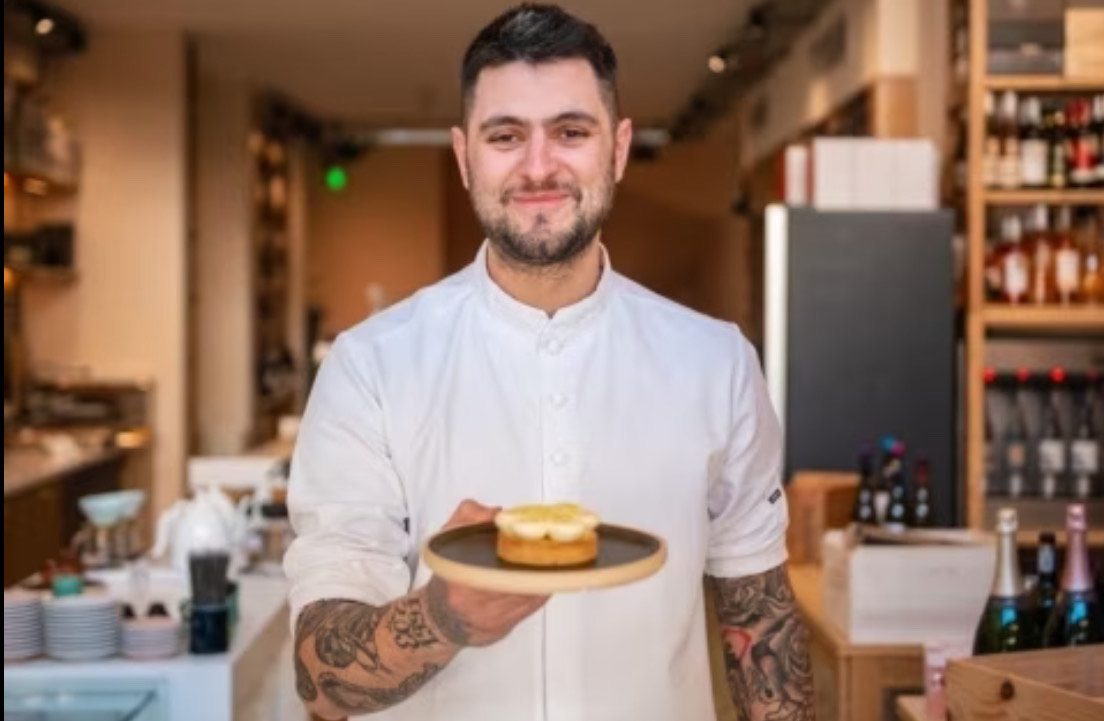 Το Hyatt Regency Thessaloniki υποδέχεται τον pastry σεφ Αλέξανδρο Κόνιαρη
