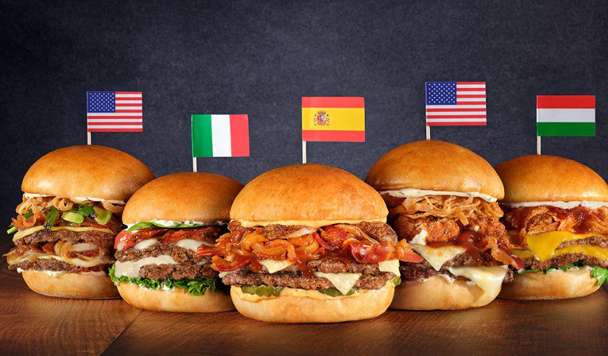 World Burger Tour 2025: Αυτά είναι τα 5 κορυφαία burger του κόσμου – Έφτασαν στο Hard Rock Cafe Athens