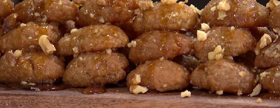 Γρήγορη, εύκολη και πεντανόστιμη συνταγή για μελομακάρονα