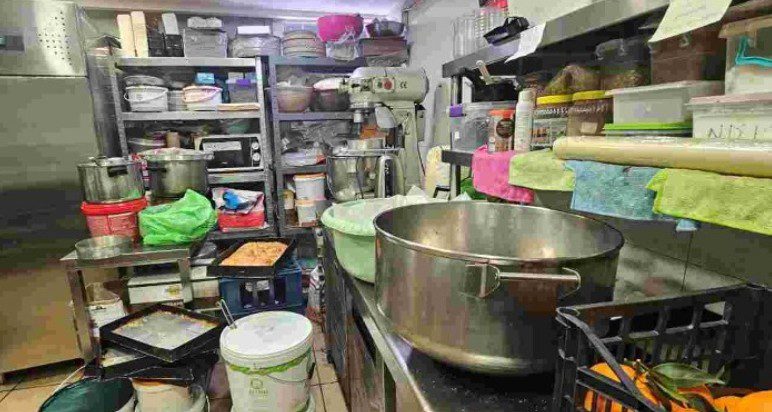 Περιφέρεια Αττικής: Κατασχέθηκαν 12 τόνοι ακατάλληλων τροφίμων