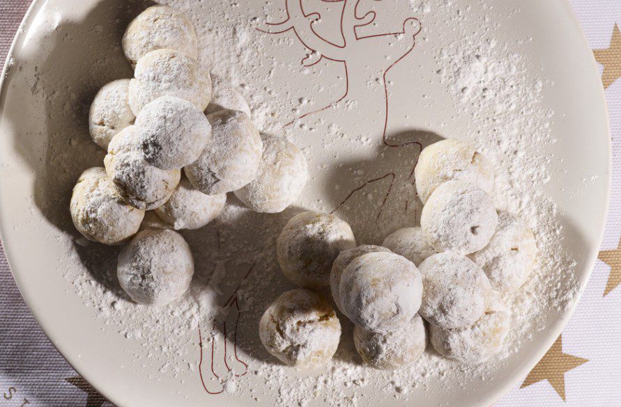 Αυτά είναι 9 tips για λαχταριστούς κουραμπιέδες από τον Στέλιο Παρλιάρο