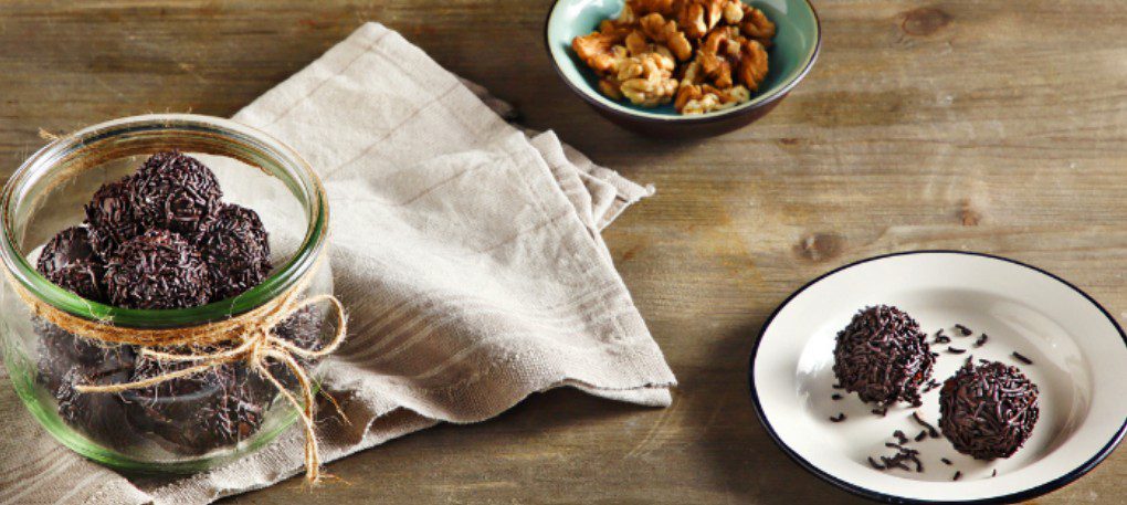 Εύκολη συνταγή για σπιτικά τρουφάκια