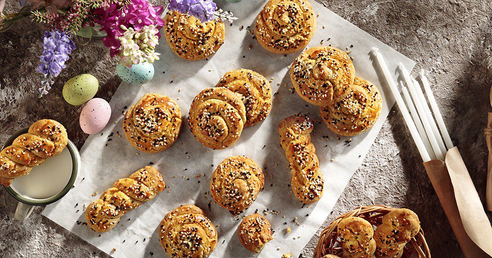 Συνταγή: Πεντανόστιμα και αφράτα πασχαλινά κουλουράκια