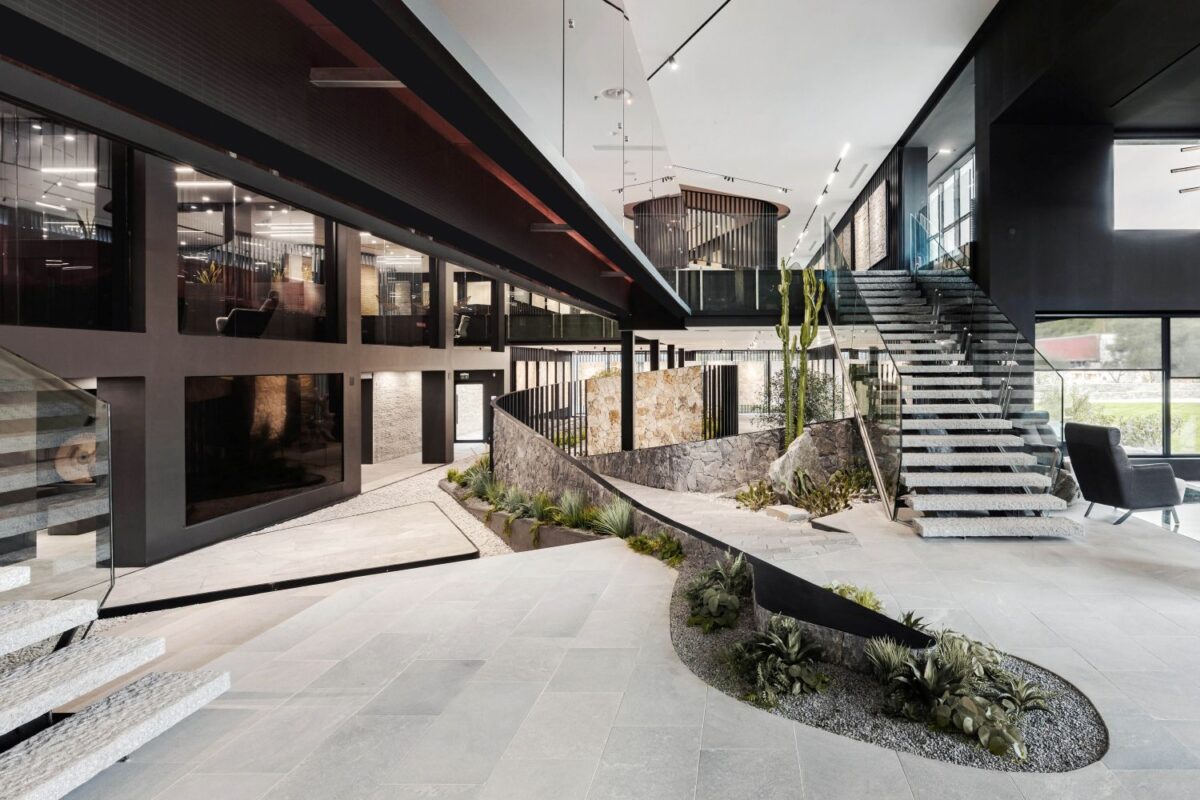 “Ακρόλιθος”: Τριπλή Διεθνής Διάκριση στα αρχιτεκτονικά βραβεία TAC Awards, για το Showroom στην Καβάλα