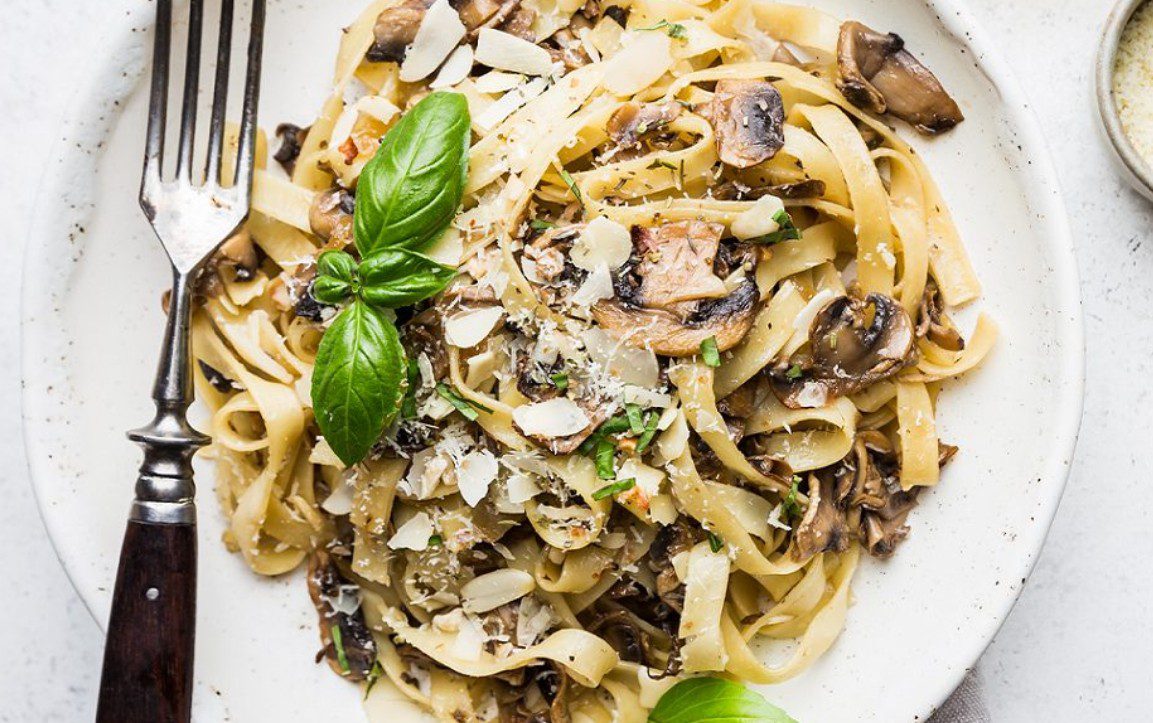 Δύο συνταγές για να φτιάξετε vegan φρέσκα ζυμαρικά