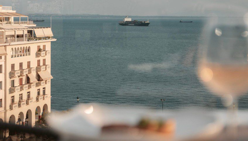 Το Between Sky & Sea άνοιξε το καλοκαίρι στο εστιατόριο Orizontes με μία ξεχωριστή εμπειρία γεύσης