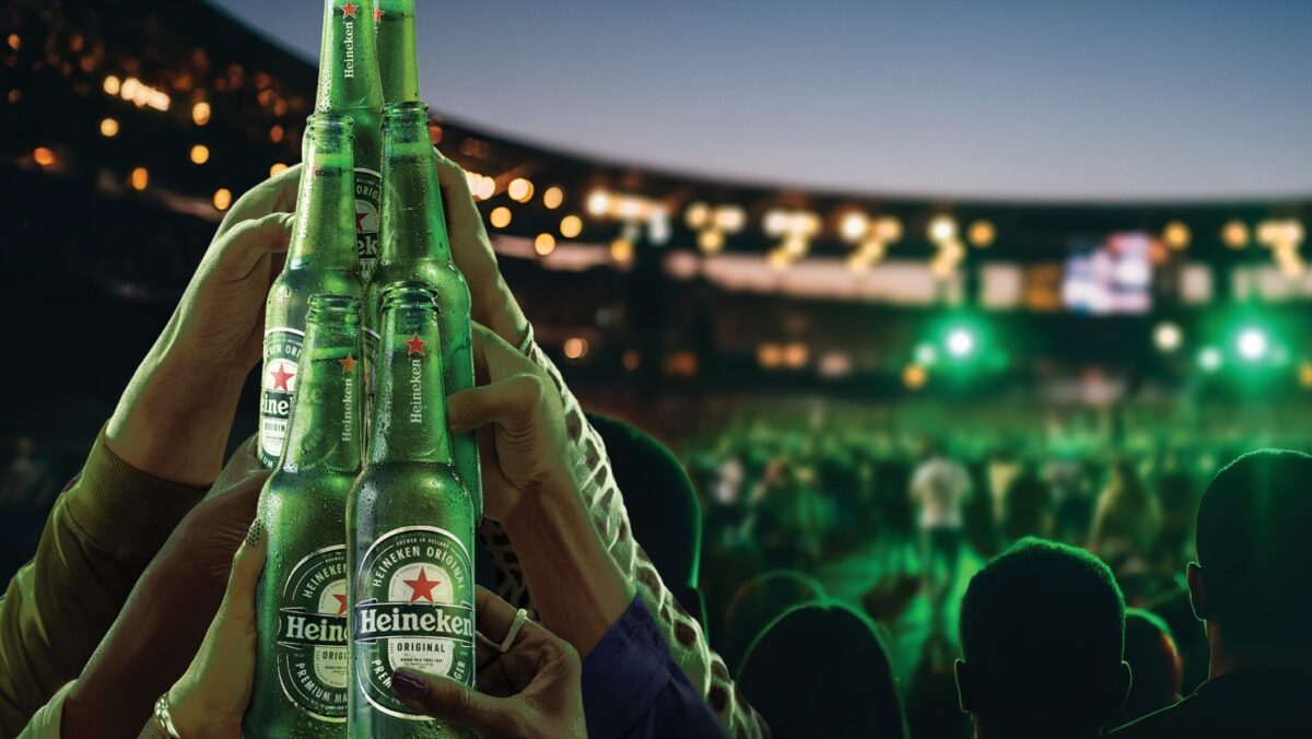 Η Heineken® παρουσιάζει την καμπάνια «Οι φανς έχουν περισσότερους φίλους»